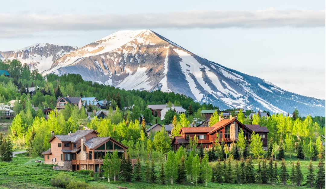 Find Your Peace: The Benefits of Living in a Serene Mountain Town